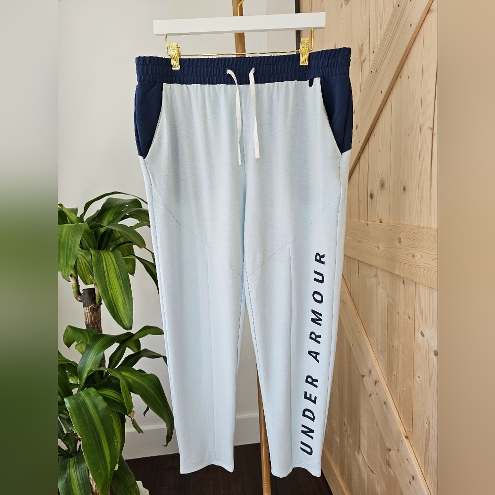 UNDER ARMOUR size L women's athletic‎  pants